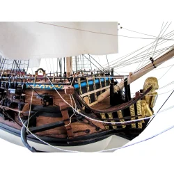 Zbudowany od podstaw z dbałością o szczegóły drewniany model okrętu “Ingermanland” (1715r.) skala 1:50, klasa C-1