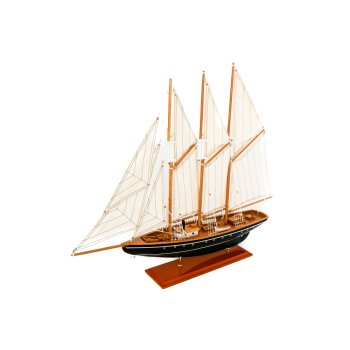 Drewniany model historycznego żaglowca, trójmasztowego szkunera “Atlantic”