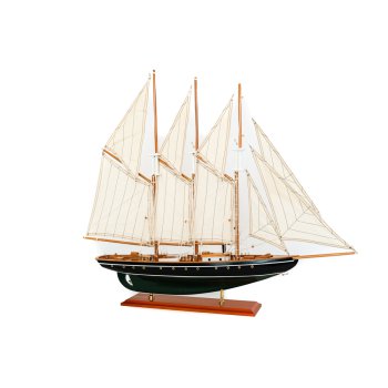 Drewniany model historycznego żaglowca, trójmasztowego szkunera “Atlantic”