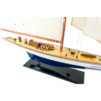 “Endeavour” - potężny, drewniany model jachtu legendy J-Class America's Cup z 1934