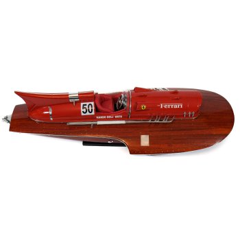 Model jedynej na świecie łodzi motorowej z silnikiem Ferrari, hydroplanu “Arno XI” który dzierży niepobity rekord prędkości od 1953 r.