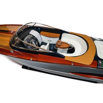 Model włoskiej łodzi motorowej Riva Aquariva Super - połączenie włoskiej legendy i najnowszych innowacji