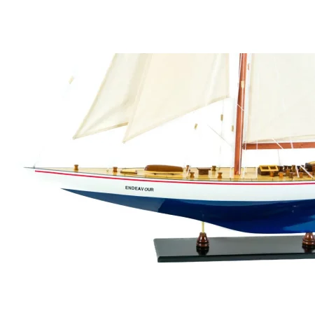 “Endeavour” - potężny, drewniany model jachtu legendy J-Class America's Cup z 1934