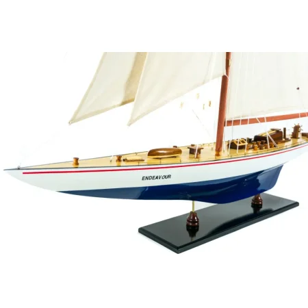 “Endeavour” - potężny, drewniany model jachtu legendy J-Class America's Cup z 1934