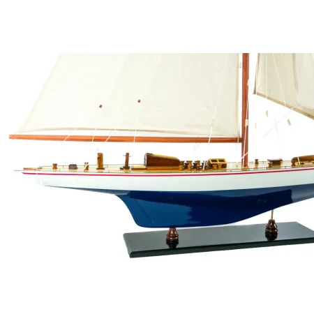 “Endeavour” - potężny, drewniany model jachtu legendy J-Class America's Cup z 1934