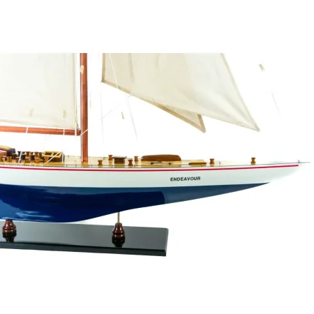 “Endeavour” - potężny, drewniany model jachtu legendy J-Class America's Cup z 1934