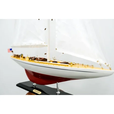 Drewniany model jachtu J Class z 1937 “Ranger”, zwycięzca regat America's Cup