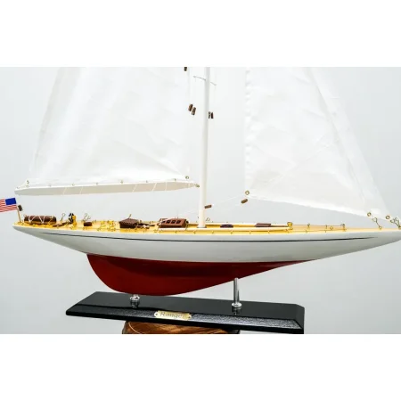 Drewniany model jachtu J Class z 1937 “Ranger”, zwycięzca regat America's Cup